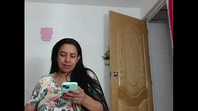 Snapshot of Dulce_Anita chatting on June 2026 09:47:01 PM Dulce Anita online show from June 2026 09:47:01 PM