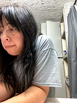 AriannaPena online show from September 2025 09:51:02 PM