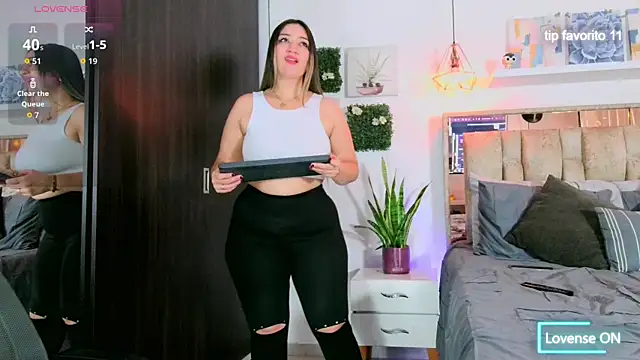 Dulce Morrys online show from June 2026 11:24:02 PM