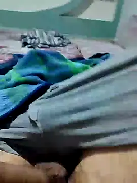 Snapshot of Siyahinci72 chatting on December 2024 04:44:02 PM Siyahinci72 online show from December 2024 04:44:02 PM