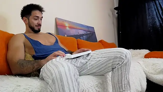 MichaelWills online show from November 2025 01:04:02 PM