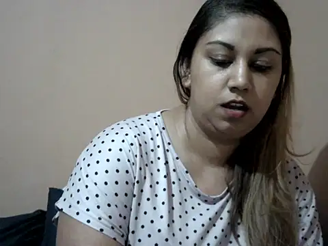 bellachow10 online show from January 2026 08:37:01 PM