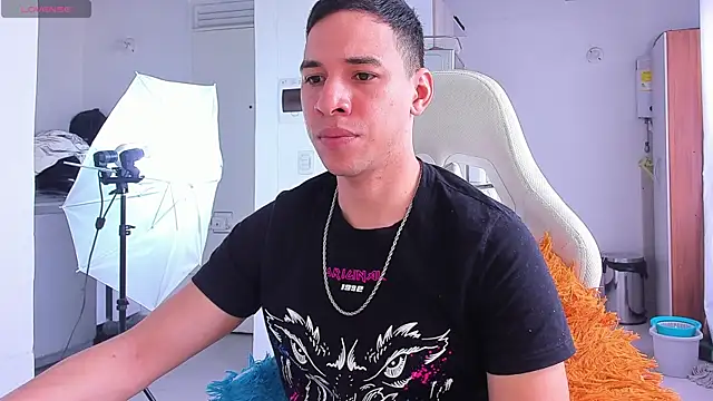 Snapshot of petter_coleman_ chatting on December 2025 07:14:02 PM petter coleman online show from December 2025 07:14:02 PM