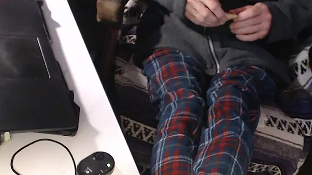 Snapshot of QueenDenizeAndTheCaptain chatting on October 2025 06:25:02 AM QueenDenizeAndTheCaptain online show from October 2025 06:25:02 AM