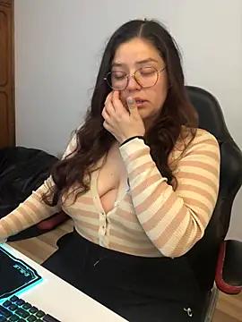 kayortiiz online show from April 2026 01:01:01 AM