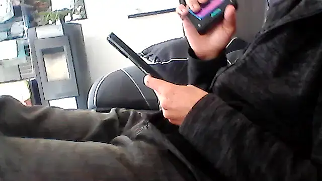 mickzizi online show from September 2025 11:27:01 AM