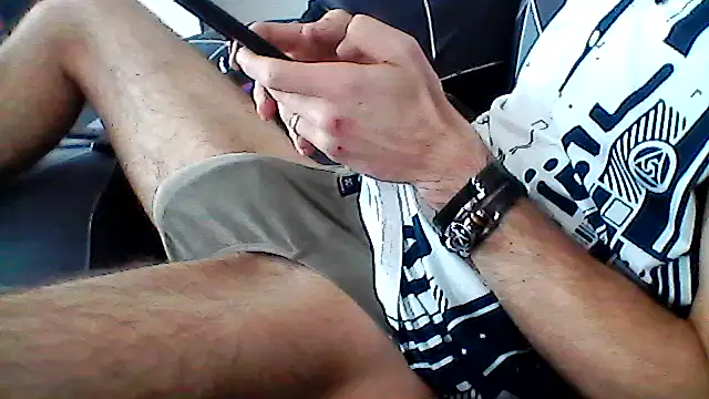 mickzizi online show from February 2026 11:41:01 AM