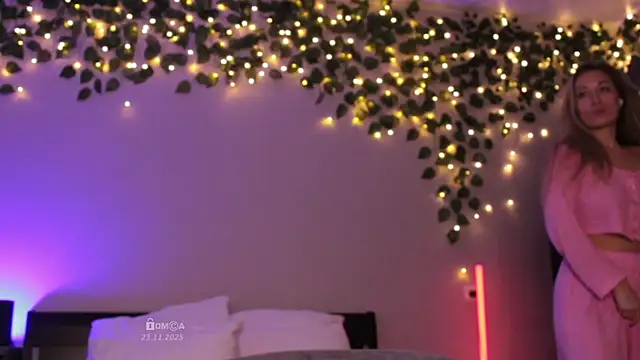 Snapshot of Blondie_Bunny chatting on November 2025 04:11:01 AM Blondie Bunny online show from November 2025 04:11:01 AM