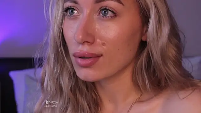 Snapshot of Blondie_Bunny chatting on September 2025 04:45:01 AM Blondie Bunny online show from September 2025 04:45:01 AM