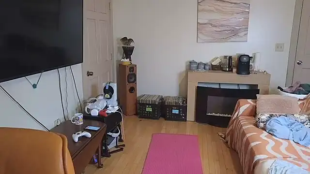 Snapshot of queendab626 chatting on December 2025 01:35:01 PM queendab626 online show from December 2025 01:35:01 PM