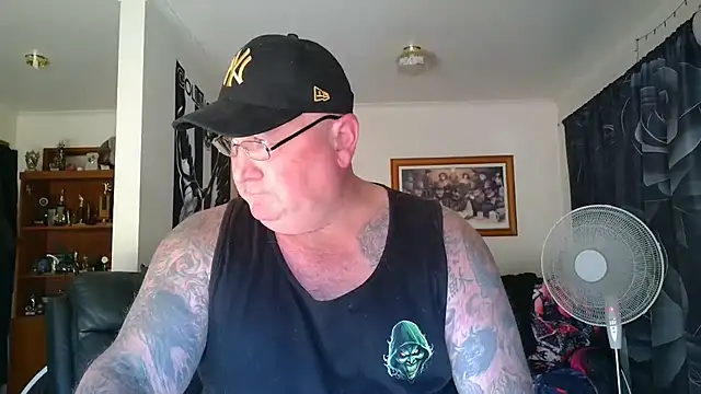 Snapshot of HOTANAL chatting on February 2026 04:32:01 AM HOTANAL online show from February 2026 04:32:01 AM