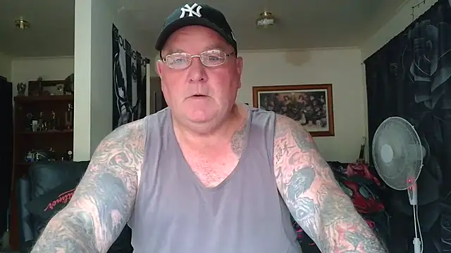 Snapshot of HOTANAL chatting on February 2026 11:04:01 PM HOTANAL online show from February 2026 11:04:01 PM