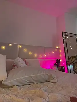 Tiny lilith online show from February 2026 04:31:02 PM