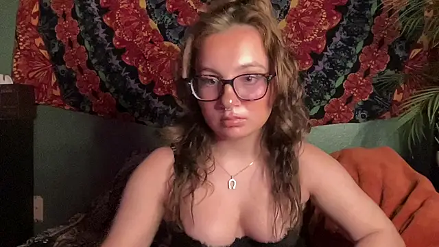 Snapshot of sweetandwet_daddy chatting on December 2025 03:00:01 PM sweetandwet daddy online show from December 2025 03:00:01 PM