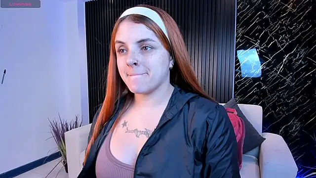 kimbrownn online show from December 2025 12:42:02 PM