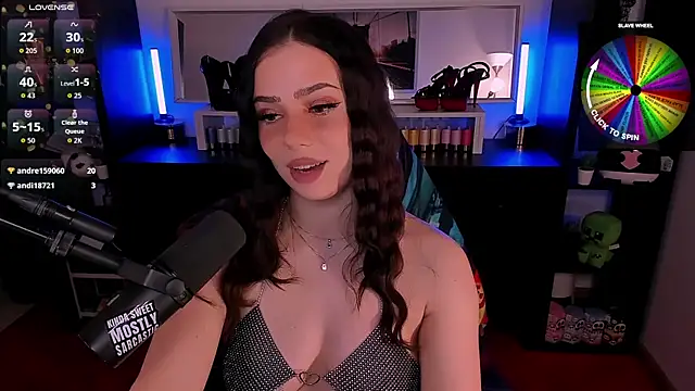 SofiRusselle online show from November 2025 05:28:02 PM