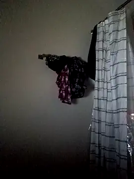 yellowwetfox online show from February 2026 01:55:01 PM