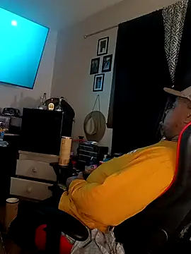 yellowwetfox online show from December 2024 02:38:02 AM