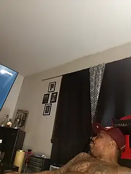 yellowwetfox online show from January 2025 04:26:01 AM