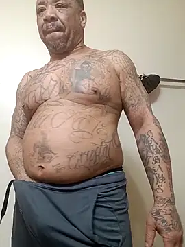 yellowwetfox online show from March 2026 04:45:01 AM