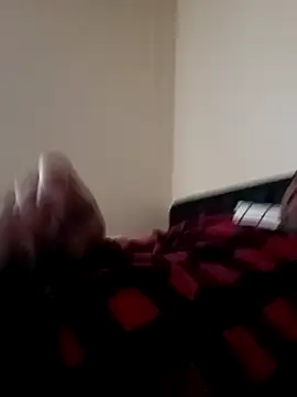 yellowwetfox online show from November 2025 09:57:02 PM