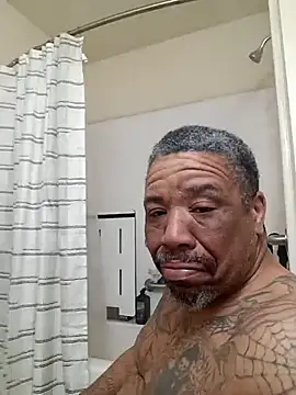 yellowwetfox online show from April 2026 07:50:01 PM