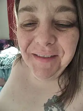 Snapshot of HouseWifeWhore_Milf chatting on May 2026 05:46:01 AM HouseWifeWhore Milf online show from May 2026 05:46:01 AM