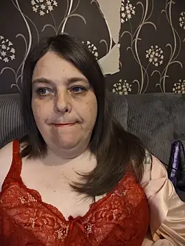 Snapshot of HouseWifeWhore_Milf chatting on June 2026 11:32:01 PM HouseWifeWhore Milf online show from June 2026 11:32:01 PM