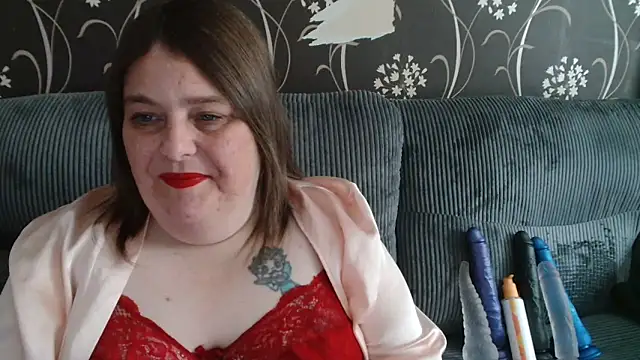 Snapshot of HouseWifeWhore_Milf chatting on September 2025 12:23:01 PM HouseWifeWhore Milf online show from September 2025 12:23:01 PM