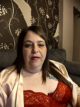 Snapshot of HouseWifeWhore_Milf chatting on April 2026 09:39:01 PM HouseWifeWhore Milf online show from April 2026 09:39:01 PM