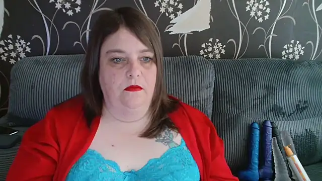 Snapshot of HouseWifeWhore_Milf chatting on September 2025 03:59:01 PM HouseWifeWhore Milf online show from September 2025 03:59:01 PM