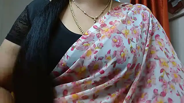 Snapshot of tamilharini chatting on October 2025 07:20:02 AM tamilharini online show from October 2025 07:20:02 AM