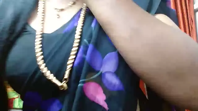 Snapshot of tamilharini chatting on September 2025 04:44:01 AM tamilharini online show from September 2025 04:44:01 AM