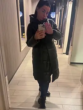 CrazzyChicks online show from March 2026 07:30:02 AM