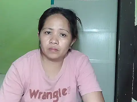 Snapshot of sweetlady_pinay chatting on October 2025 05:31:01 AM sweetlady pinay online show from October 2025 05:31:01 AM