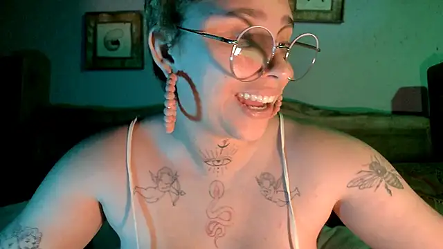 Snapshot of Lilmuh_ chatting on February 2025 11:46:01 PM Lilmuh online show from February 2025 11:46:01 PM