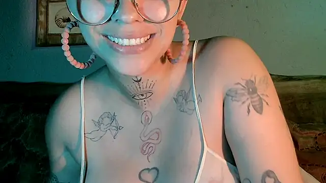 Snapshot of Lilmuh_ chatting on February 2025 11:26:01 PM Lilmuh online show from February 2025 11:26:01 PM