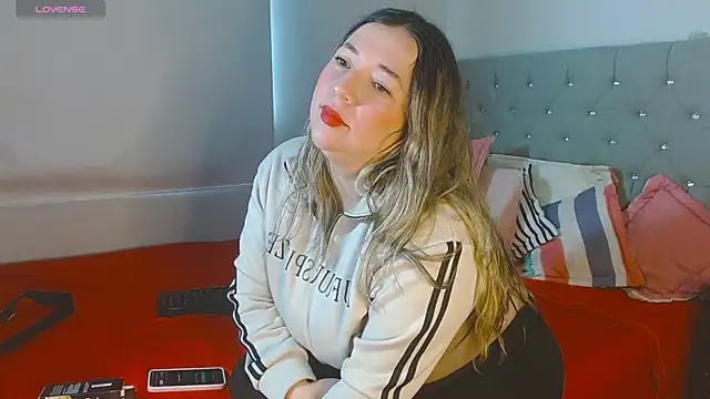 isabella rossse online show from November 2025 01:00:02 PM