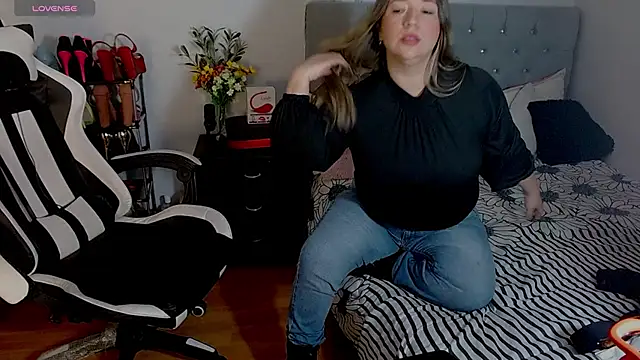 isabella rossse online show from November 2025 12:52:01 PM