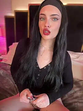 Snapshot of KarissaChantelle chatting on April 2026 03:18:01 PM KarissaChantelle online show from April 2026 03:18:01 PM