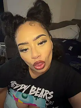 CarmelaAnthony online show from October 2025 04:06:01 PM