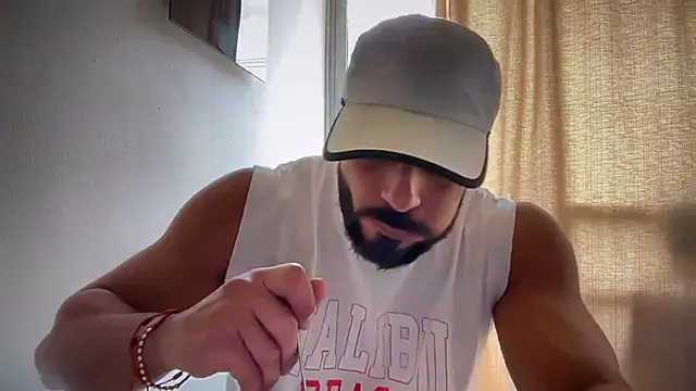 romeolovedark online show from March 2026 04:50:01 PM