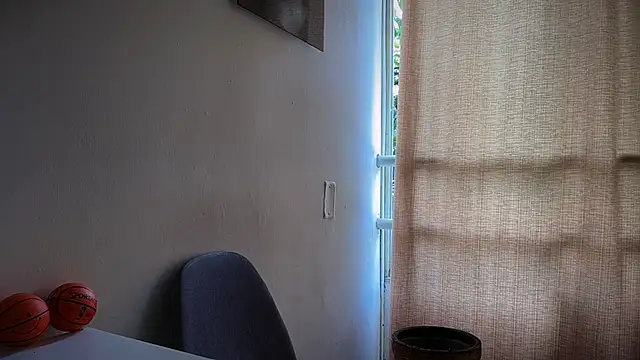Snapshot of romeolovedark chatting on May 2026 04:01:02 PM romeolovedark online show from May 2026 04:01:02 PM