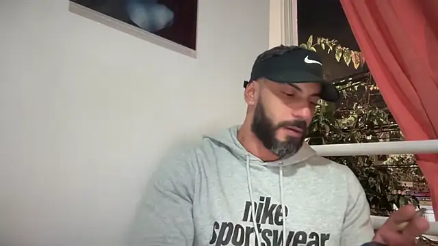 Snapshot of romeolovedark chatting on October 2025 01:17:02 AM romeolovedark online show from October 2025 01:17:02 AM