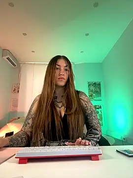 IvyHoney online show from September 2025 09:20:01 AM