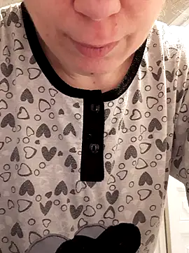 Snapshot of Moi_Lina chatting on February 2026 02:15:02 PM Moi Lina online show from February 2026 02:15:02 PM