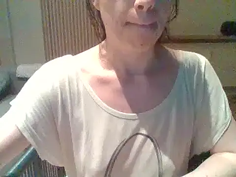 Moi Lina online show from July 2026 09:00:02 PM