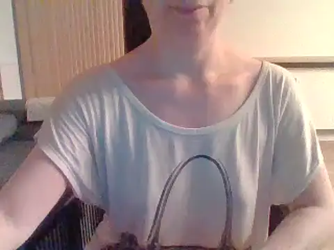 Moi Lina online show from July 2026 12:18:01 AM
