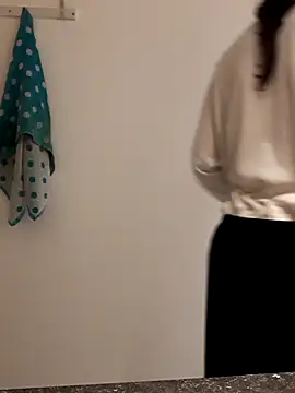 Snapshot of Moi_Lina chatting on December 2025 12:40:02 PM Moi Lina online show from December 2025 12:40:02 PM