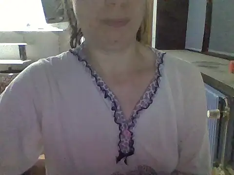 Snapshot of Moi_Lina chatting on September 2025 09:59:02 PM Moi Lina online show from September 2025 09:59:02 PM